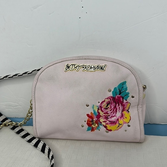 Betsey Johnson CROSSBODY BAG - BLUSH - Picture 1 of 9